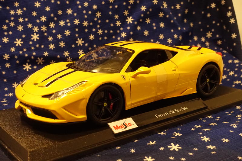 Maisto 1/18 1:18 Ferrari 458 Speciale 法拉利 鮮豔黃 (現貨)