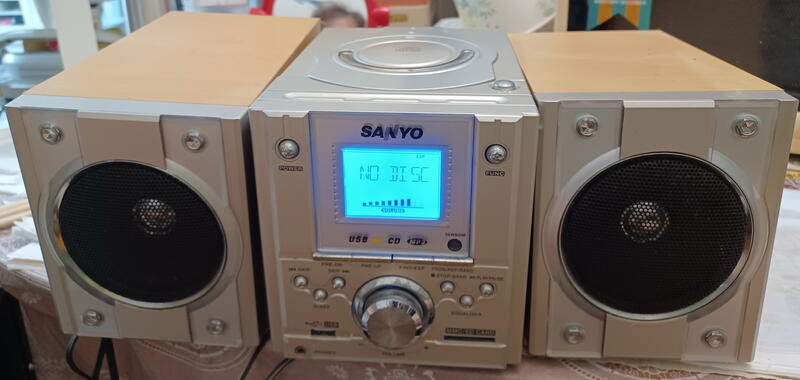 ╭✿㊣ 二手 三洋 SANYO  床頭三件式 CD/MP3組合音響【DC-TP86M(W)】面板按鈕故障,當零件機賣 