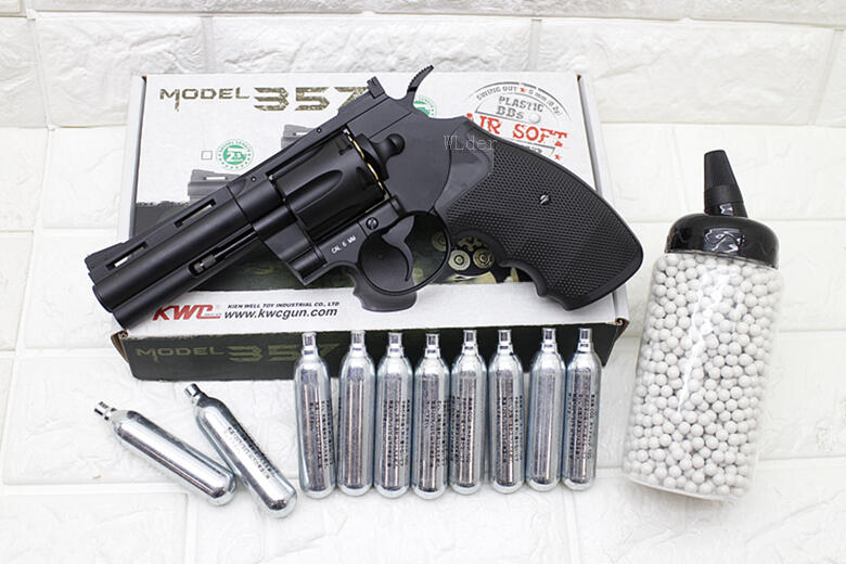 KWC 4吋 左輪 手槍 CO2槍 + CO2小鋼瓶 + 奶瓶 (  KC-67 轉輪短槍城市獵人牛仔巨蟒
