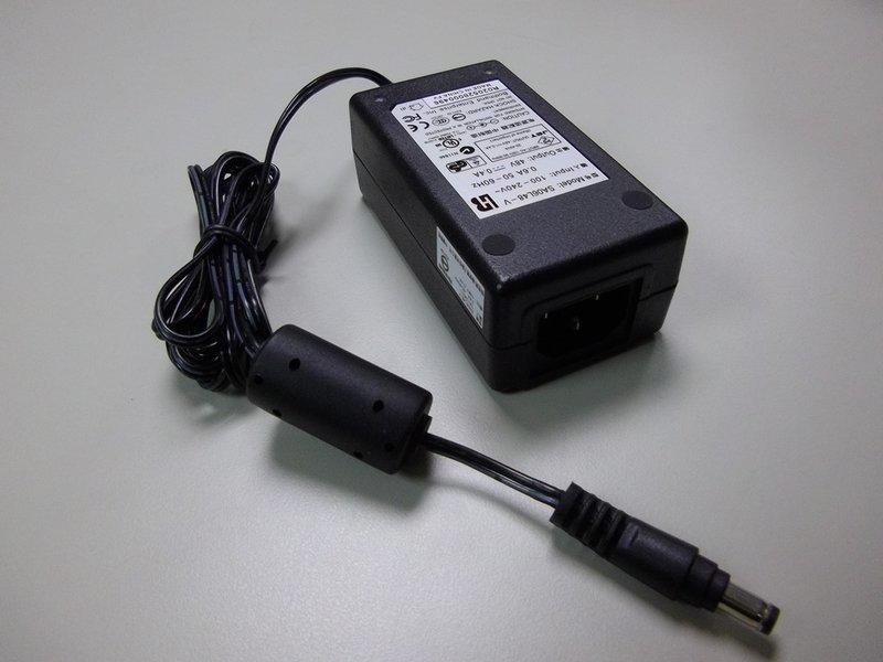 48伏轉換式電源adapter(SA06L48-V)