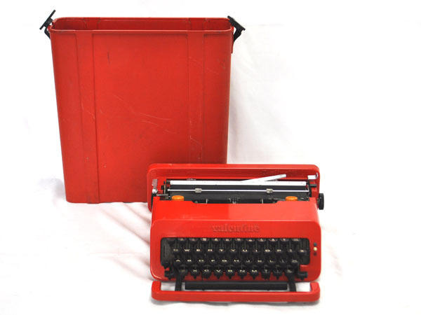 已讓藏【醜老闆選物】 1960年代 義大利 美品 OLIVETTI  打字機 收藏 陳列 擺設 美品 店舖用品 裝置