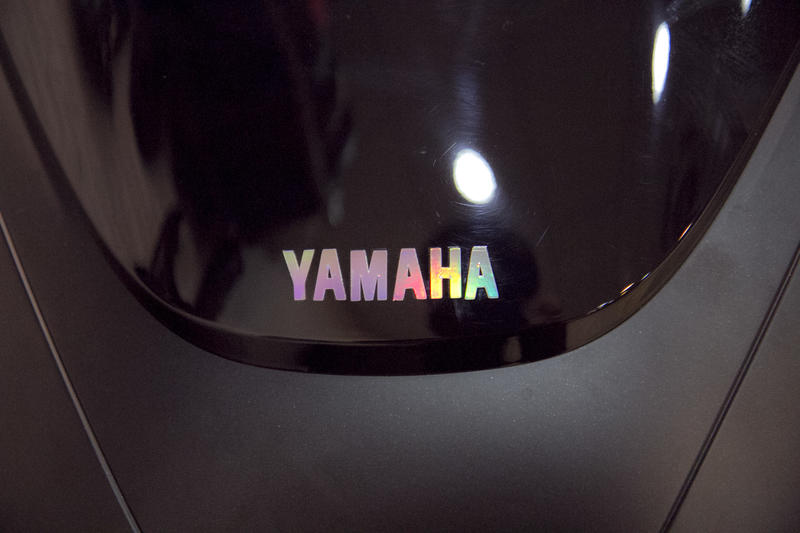 前面 後面 [EC05]EC-05 山葉 YAMAHA 標誌 LOGO 貼紙 雷射 白色 黑色 紅色 覆蓋率90% 點綴