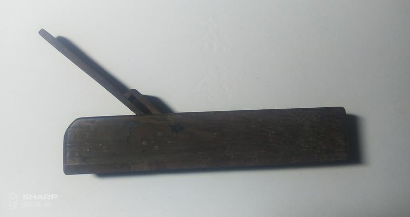 老工具 木工刨刀 內凹型 長約16cm寬約2.2cm，實品拍照，品相如圖！