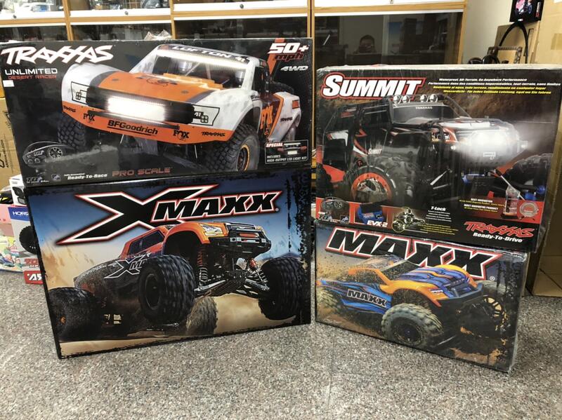 TRAXXAS UDR 1/8スケール　未使用 TRAXXAS UDR 1/8スケール 未使用 獅子王模型】TRAXXAS UDR 短卡1:7