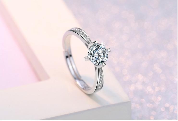 一克拉四爪T牌經典款擬真鑽石戒指結婚戒指求婚戒指925純銀戒台情人節生日禮物買一送二
