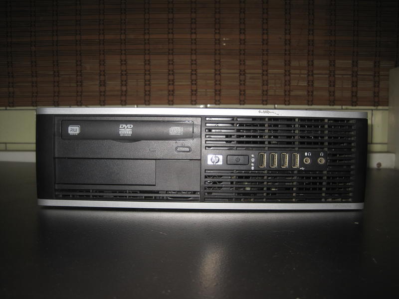 HP Compaq 8000 Elite SFF PC Q9500 四核心/2GB/160G/Q45/DVD-RW。