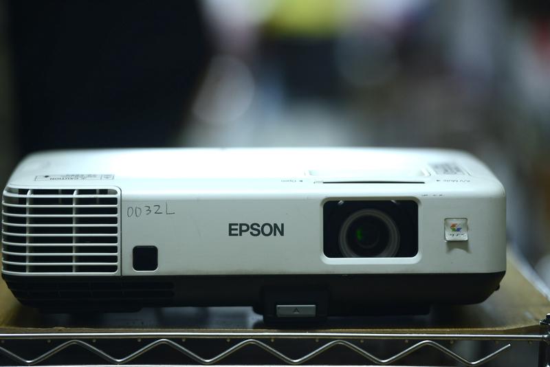 [Trigger]Epson EB-1860 4000流明 含遙控器投影機-01