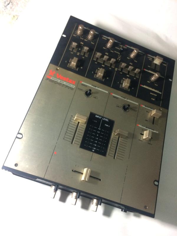 Vestax PMC-07PRO 雙軌專業DJ刮碟混音器 Scratch Mixer (DJ Q-BERT設計)