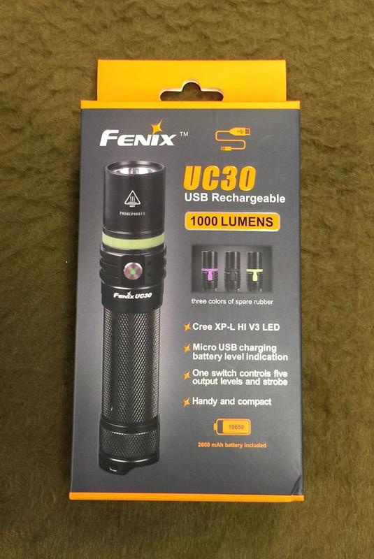 【新北模型】FENIX UC30 2017版 手電筒 1000流明 (附原廠電池ㄧ顆)