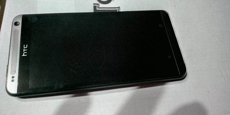 HTC Desire 700 dual sim 7060 智慧手機~ 功能正常~附電池旅充~北車歡迎自取~    售 7