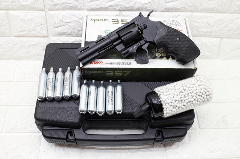 KWC 4吋 左輪 手槍 CO2槍 + CO2小鋼瓶 + 奶瓶 + 槍盒 ( KC-67  轉輪短槍城市獵人巨蟒