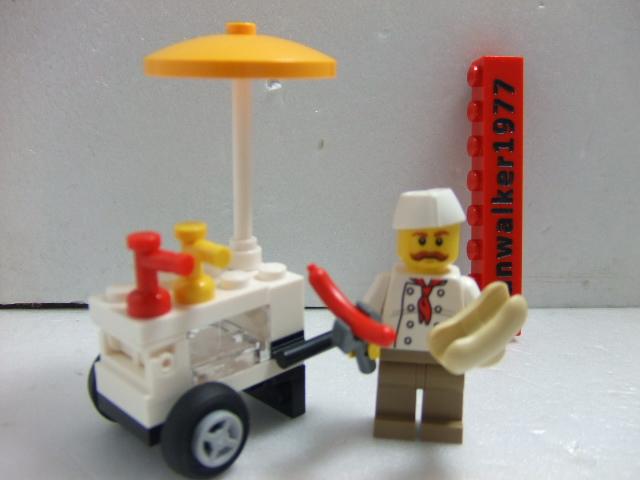 【積木2010】Lego 樂高-全新-熱狗攤車 (含人偶及熱狗道具)(零件為全新未組裝)(60134)