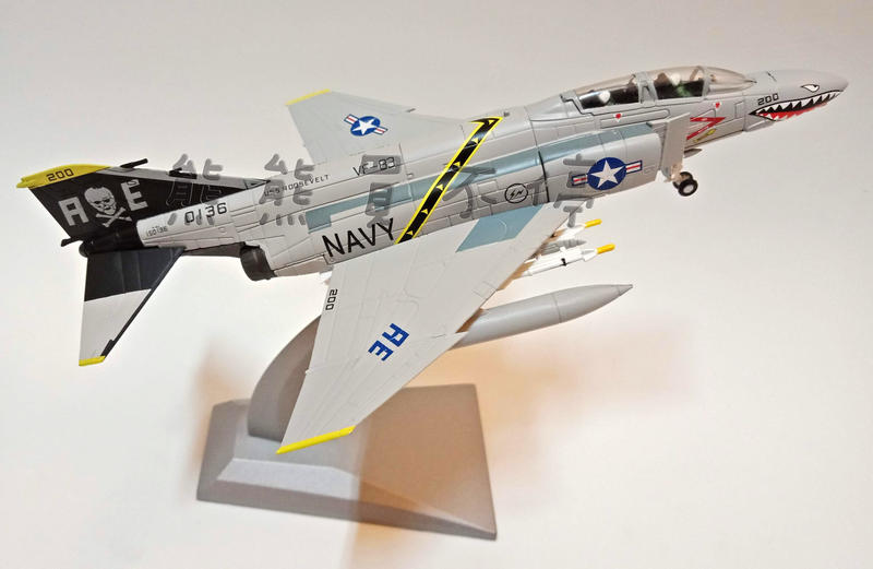 [在台現貨] 美軍 F4 鬼怪 F4B 海盜旗中隊 F-4 獨立號 航母聯隊 鯊魚嘴 塗裝 1/100 合金 飛機模型