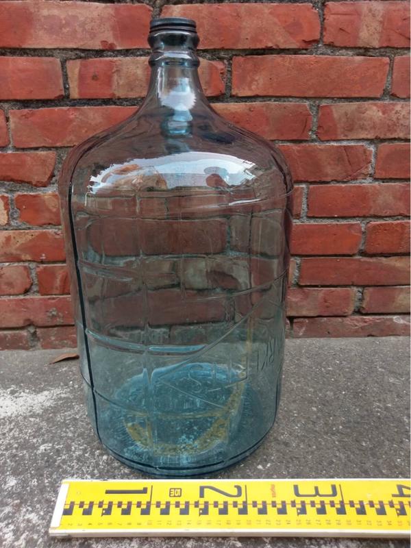早期收藏玻璃瓶