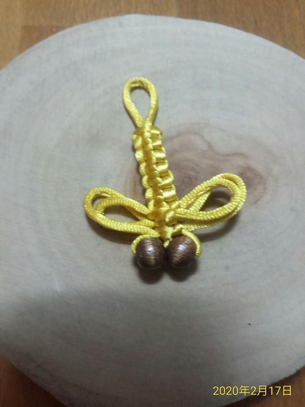  可愛的手編織蜻蜓裝飾