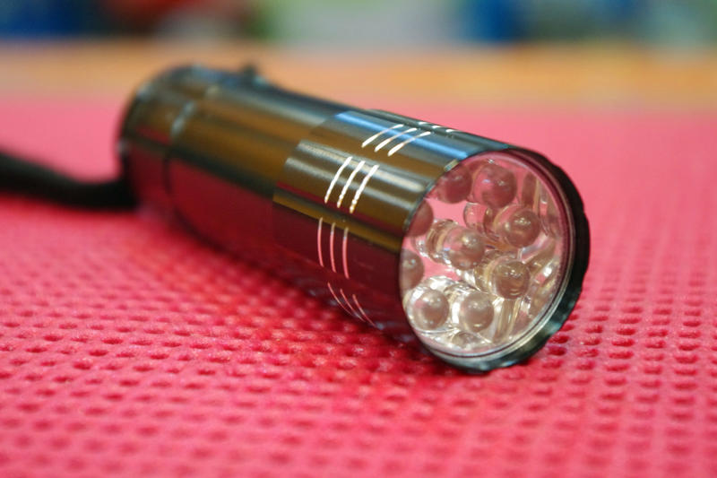◣LA.DI.DA◢ 全新出清特價 KINYO 9LED高亮度手電筒 LED-800
