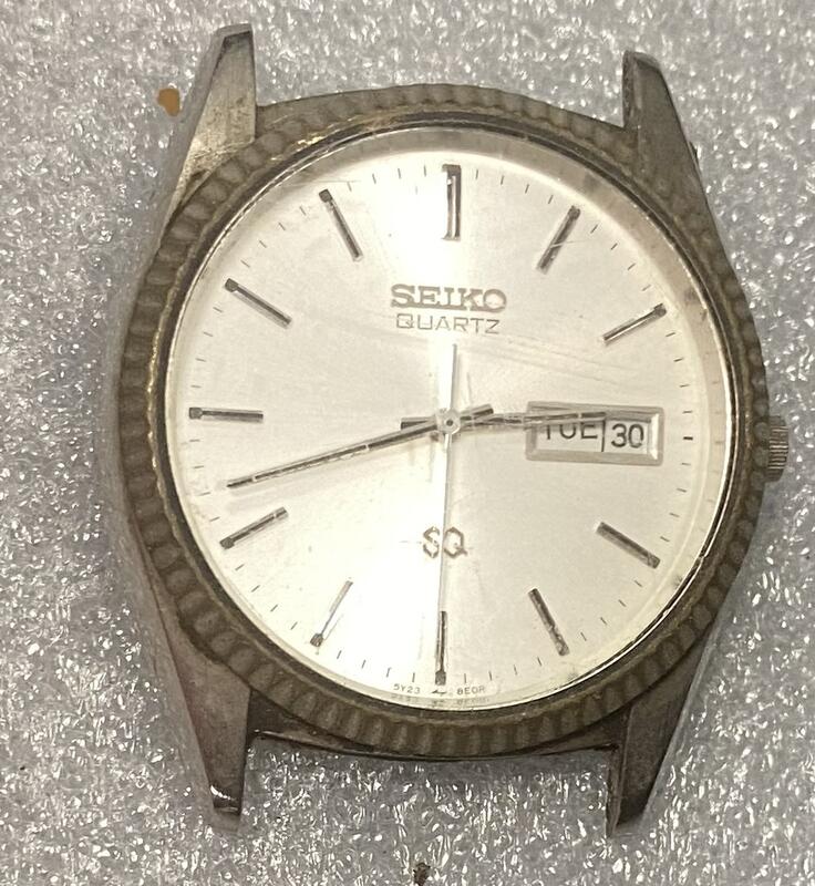 二手市面稀少復古金屬SEIKO 5Y23-8820手錶物品(可以運轉磁鐵無法吸當收藏/裝飾品)