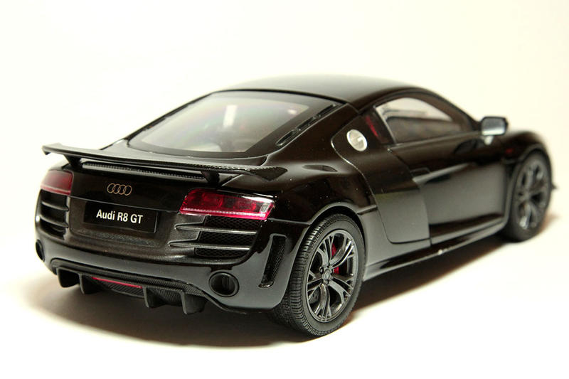 京商 1/18 アウディ R8 GT ファントムブラック-