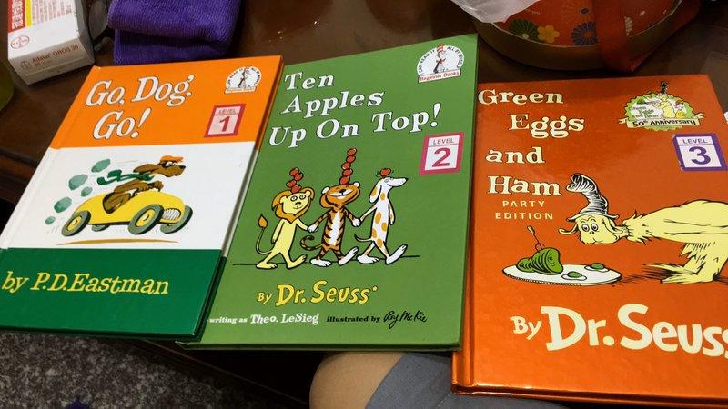 英文童畫 Dr.Seuss Green Eggs and Ham 1本 蘇斯博士1本100元 O73