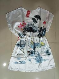 【繽紛小棧】馬如龍絲綢荷塘風情長版上衣洋裝外出居家皆宜