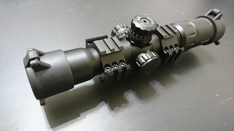 [德士迪佳] 1.5-4X30 瞄準鏡 狙擊鏡 一體管 玻璃分化 紅綠藍三光 免運費
