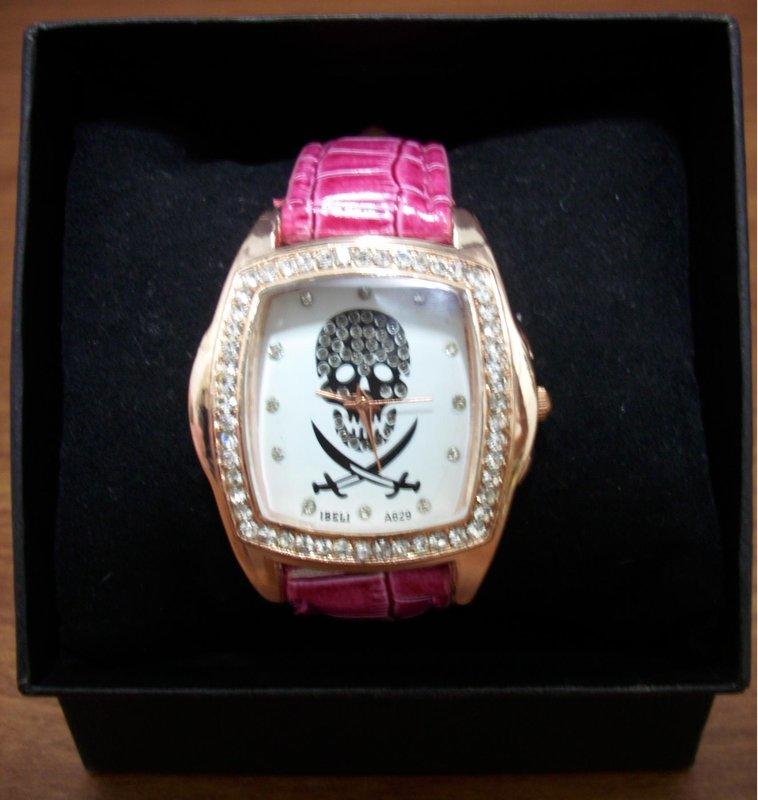 ╭＊GrOceRy＊╯【全新】龐克風☠骷髏海盜水鑽造型手錶 / 方形錶★紫紅&白(共兩色)
