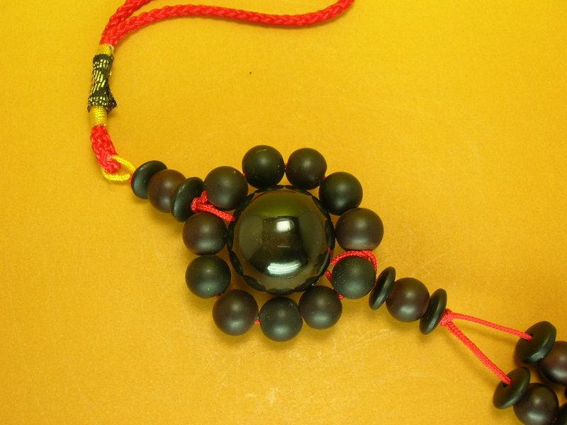 [ 海中天 ]~西藏大顆天眼珠(20mm)雕刻財咒吊飾A12~低價出清.無底價