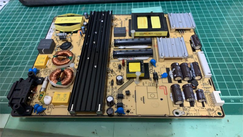 【雅騰液晶維修】聲寶 SAMPO 55吋 EM-55ZT30D 需拆電源板來維修 (K968)