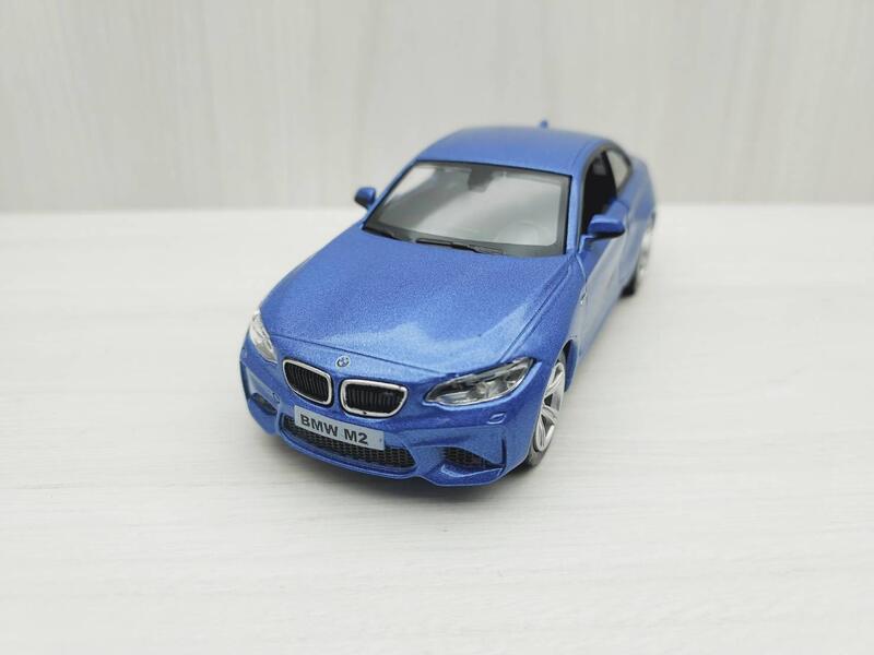 台灣現貨 全新盒裝1:36~寶馬BMW M2 藍色 合金汽車模型 玩具 收藏 兒童 禮物 迴力車