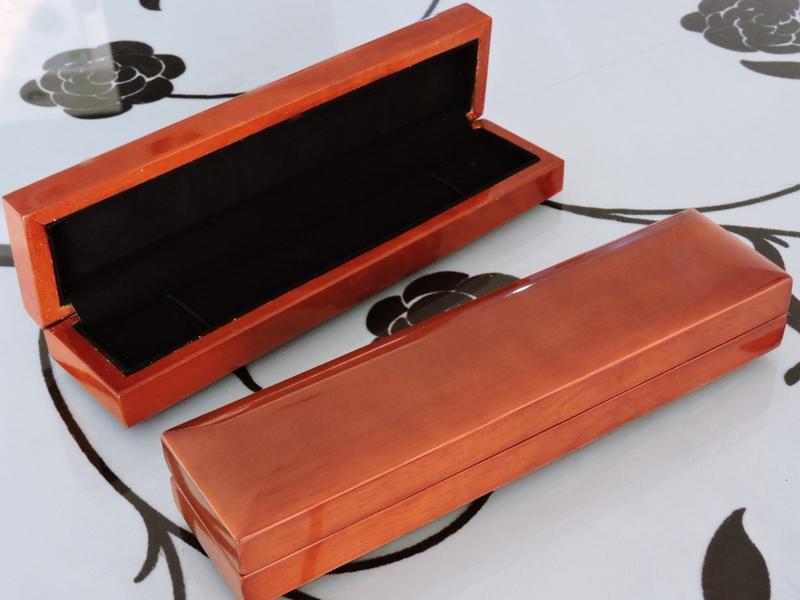 全新庫存 鋼琴烤漆長方實木盒 手鍊盒 手錶盒 珠寶盒 飾品盒 收納盒 禮物盒 收藏盒 首飾盒 絨布 黑