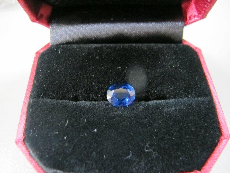 立堡珠寶精品交流~ NO.100天然藍寶石裸石2ct 真品100%