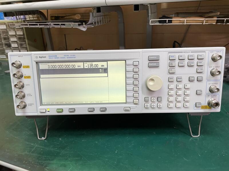 Agilent E4432B 3GHz Signal Generator 信號產生器(E4421B/8648C)
