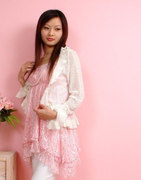 全新轉賣~白鳥花子~浪漫的春彩時尚~蜜桃荷葉邊罩衫．白