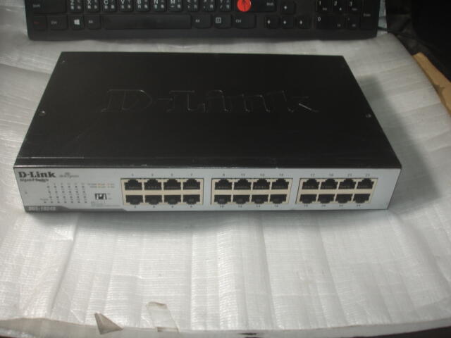露天二手3C大賣場 友訊  D-Link  DGS-1024D Gigabit 節能型交換器 品號 1024 F