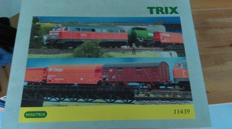 TRIX,minitrix 11439 N規德國製柴油機車與貨車豪華基本組有鐵軌電源器,非KATO,TOMIX