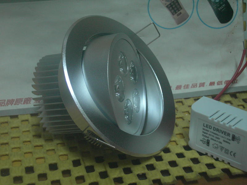 {清倉 特價} 全新 LED 暖白光 投射燈 珠寶燈 崁燈 美術燈 角度可調 自動電壓 110~240V 附 變壓器