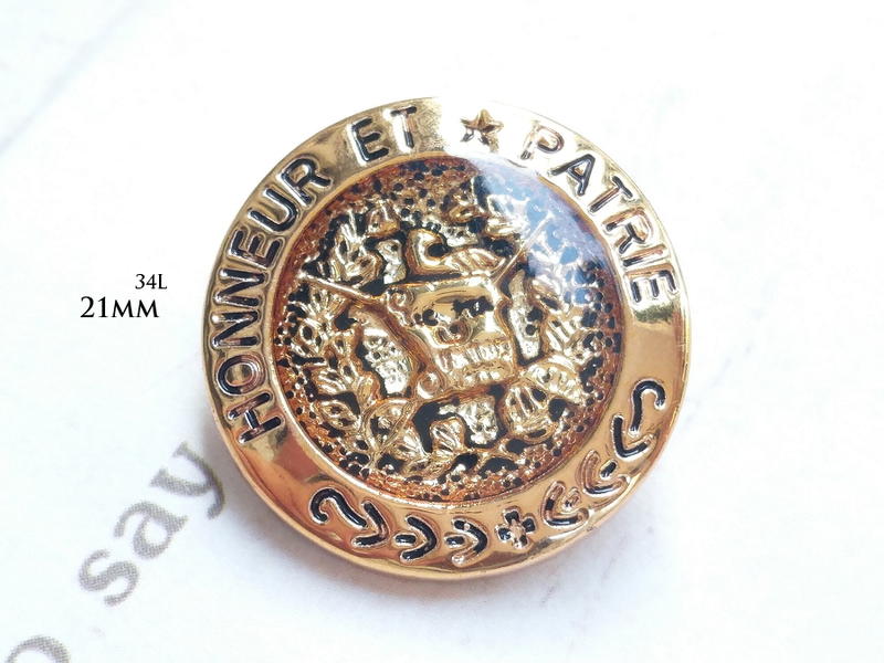 DAda緞帶‧I45140-21mm復古黃金色油滴膠徽章鈕扣飾釦1個$9