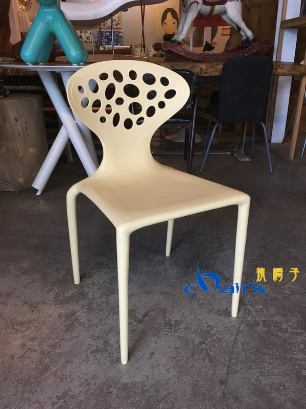【挑椅子】Supernatural 章魚椅 塑膠餐椅／休閒椅。鵝黃。(復刻品) 519