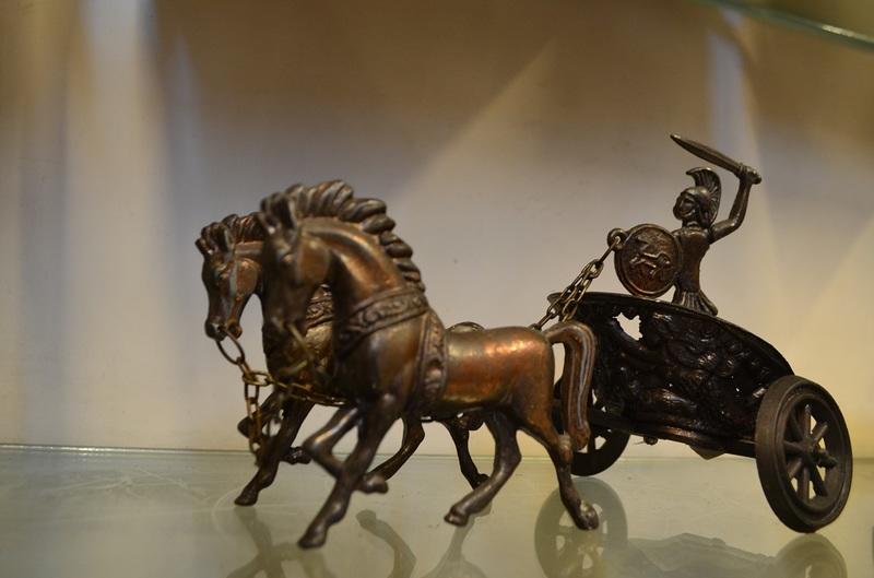 【榮香閣東西洋古董藝品】雙馬戰車，錫鍍銅