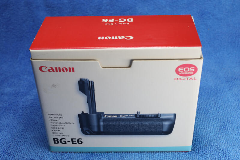 【全新未使用】防潮櫃整理出來的 Canon 原廠 BG-E6 電池手把，附3號AA電池套件，EOS 5DII專用～