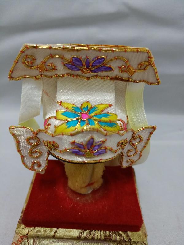 傳統布袋戲尪專賣店~旗牌帽（花朵純手工繡）~頭圍約12.5cm