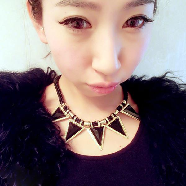 ╭✿蕾兒0509✿╮DA007-韓國時尚飾品 誇張鎖骨鍊三角形黑色寶石幾何短項鍊