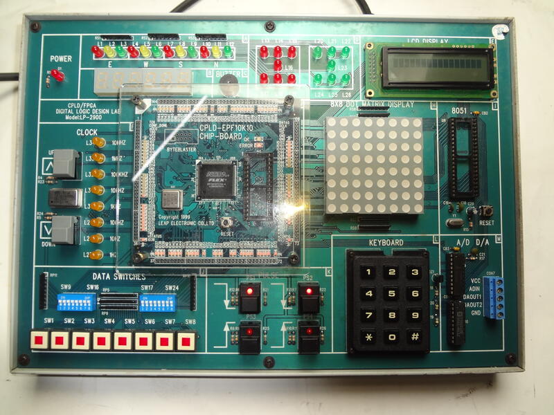 力浦 LP-2900 CPLD/FPGA    ALTERA或XILINX   教學實驗板 2手