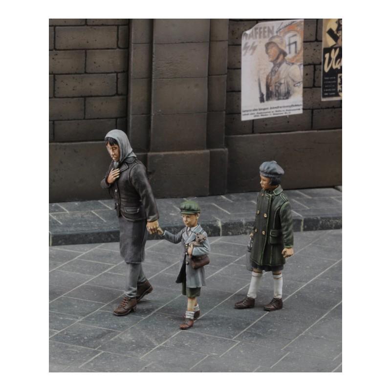 [小人物繪舘]原版1/35 RM636 母親與小孩 樹脂軍事人形 GK人形
