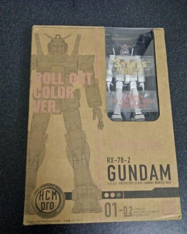 HCM pro 01-02 RX-78-2 Gundam Roll Out Color Ver.