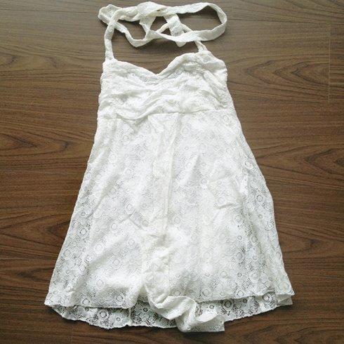 《新品賠售》白色綁帶上衣 精緻蕾絲 傘狀剪裁 有內襯 婚禮宴會首選