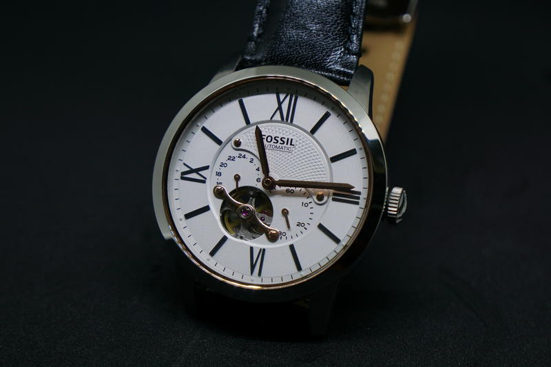 極新簍空機械錶FOSSIL 時來運轉皮帶腕錶-白面/黑色錶帶/44mm ME3104