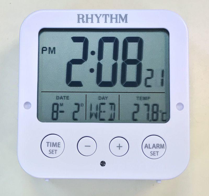 RHYTHM CLOCK 麗聲白色方型液晶日期星期貪睡漸進式雙鬧鈴溫度自動感光照明冷光鬧鐘 型號：LCT082NR03