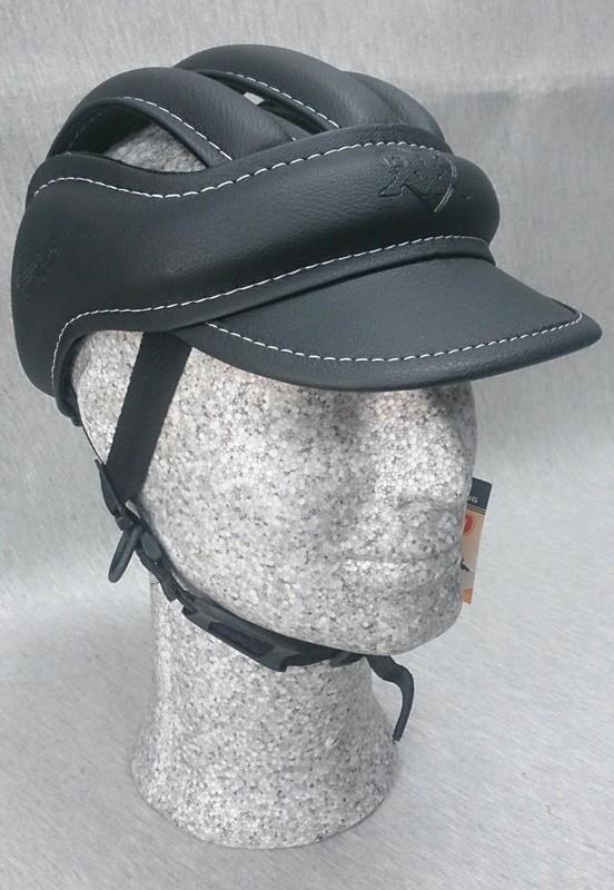 雙輪世界 仿皮革運動防護帽