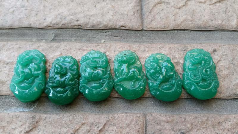 單個零賣石英岩玉冰種滿綠12生肖十二生肖玉牌吊墬墬子項墬掛墬項鍊玉珮玉器珠寶玉石首飾飾品